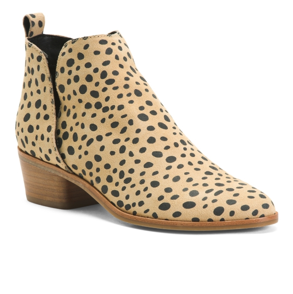 NIB Dolce Vita Stacked Heel Leopard Suede Booties